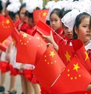 长虹ARTIST星箔电视,与您一同见证天舟七号辉煌启航